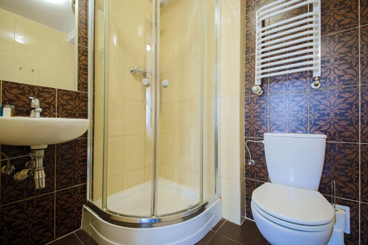 Double Room Private Bathroom