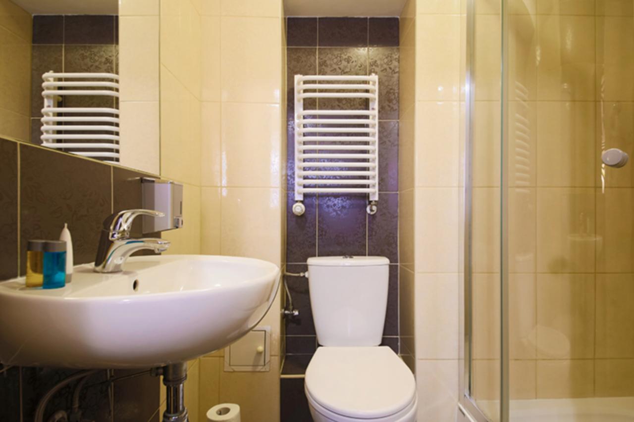 Twin Room Private Bathroom