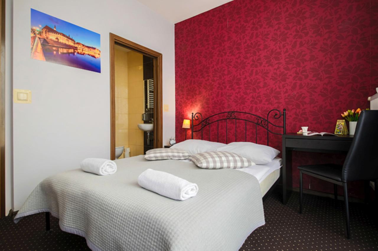Double Room Private Bathroom