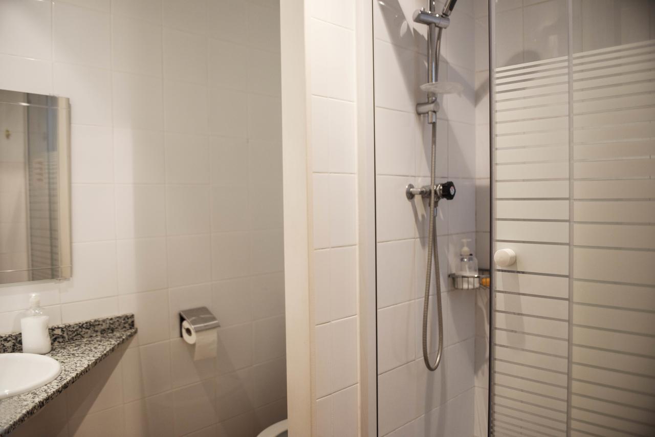 Studio or Suite Triple Private Bathroom