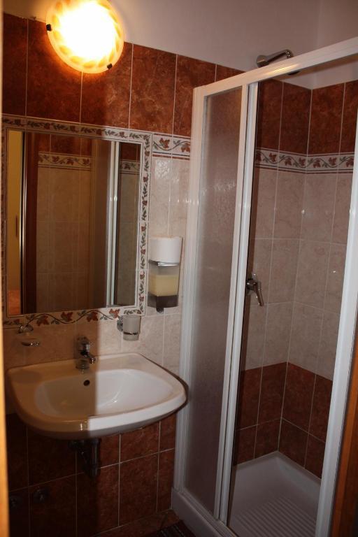 Double Room Private Bathroom