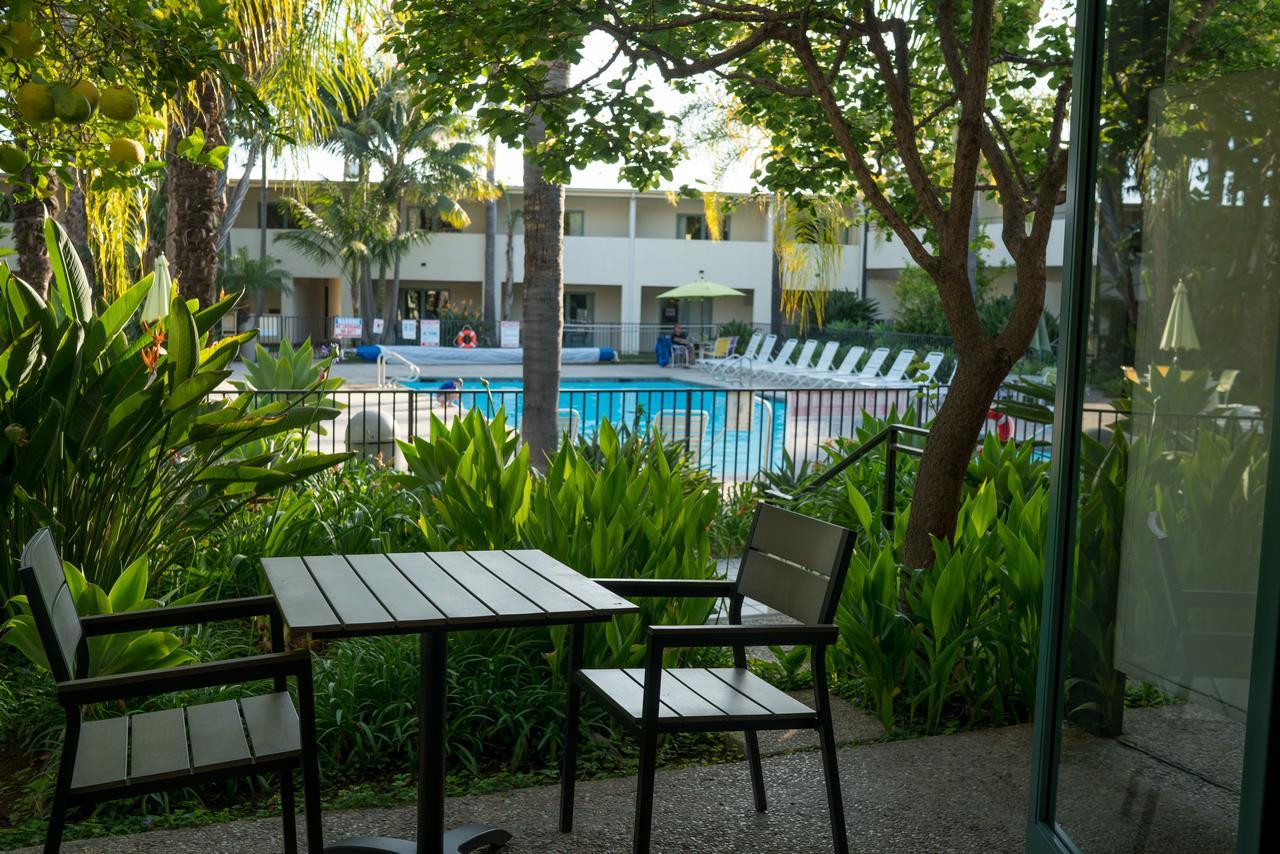 Deluxe Zimmer mit Kingsize-Bett - am Pool