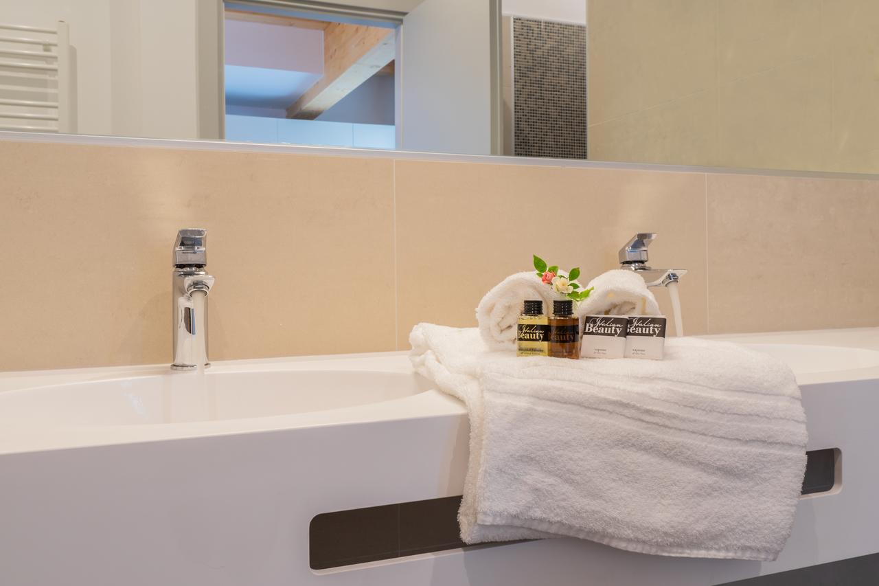 Superior Double or Twin Room Partial Sea View