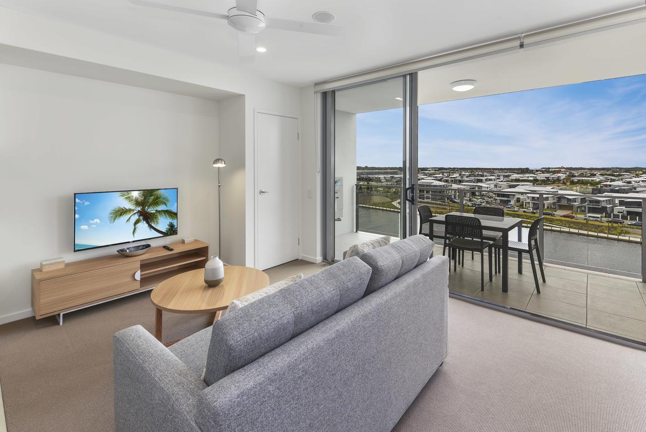 One-Bedroom Apartment Lake View