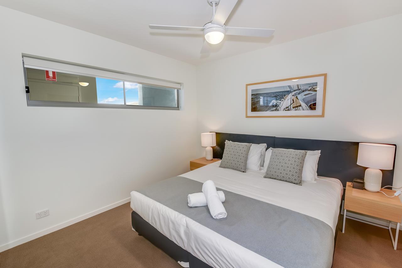 One-Bedroom Apartment Lake View