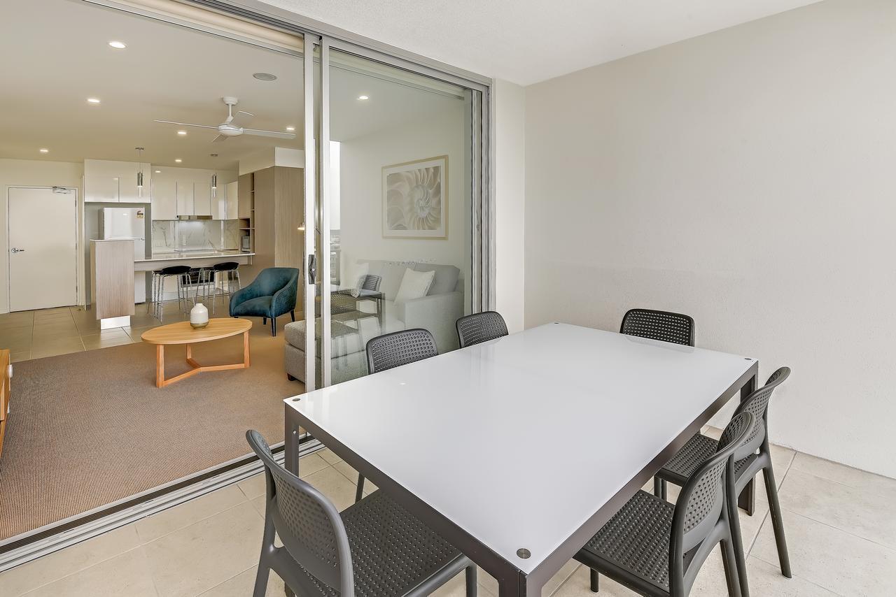 Two-Bedroom Apartment Lake View