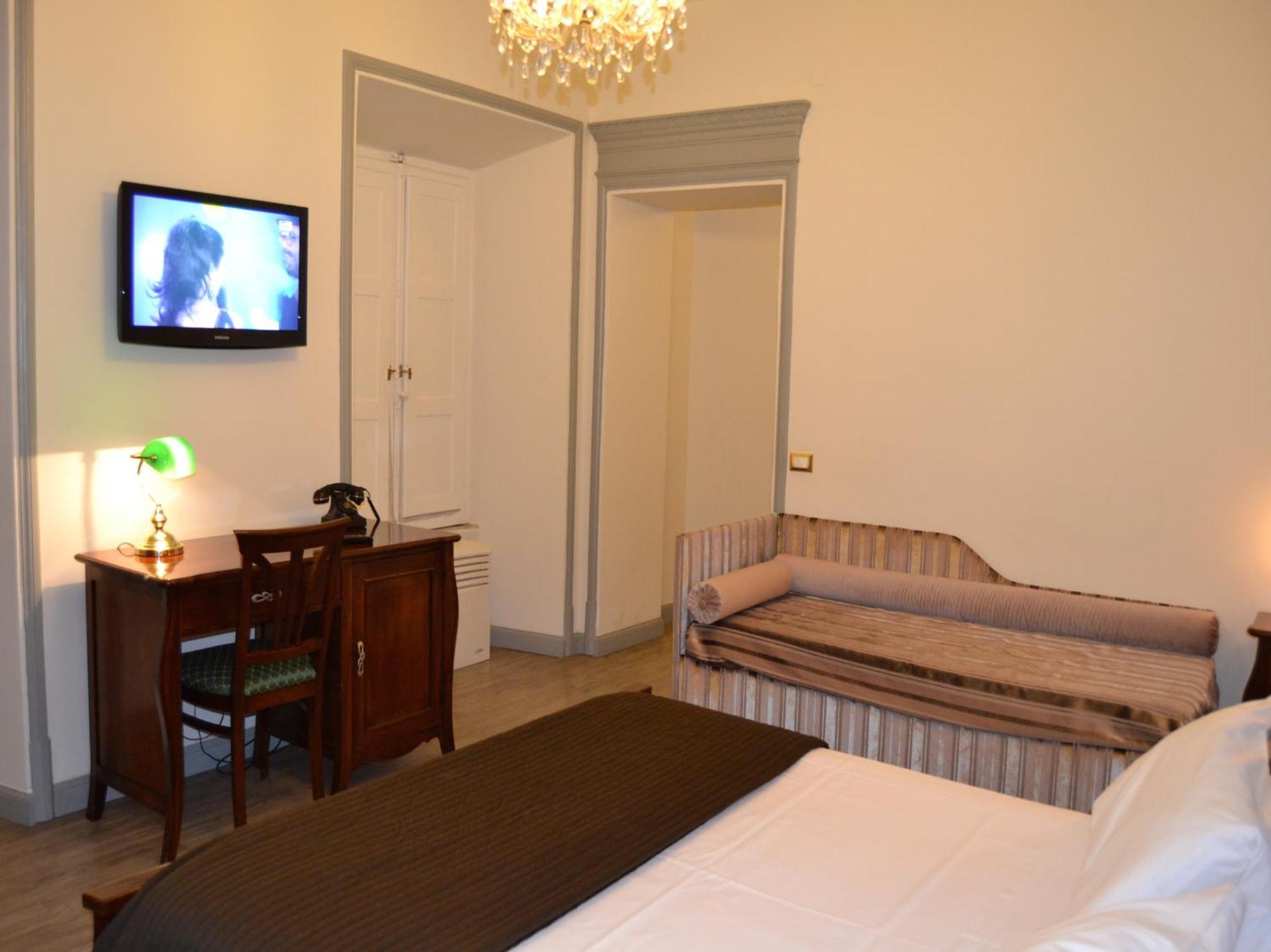 Large Double Room