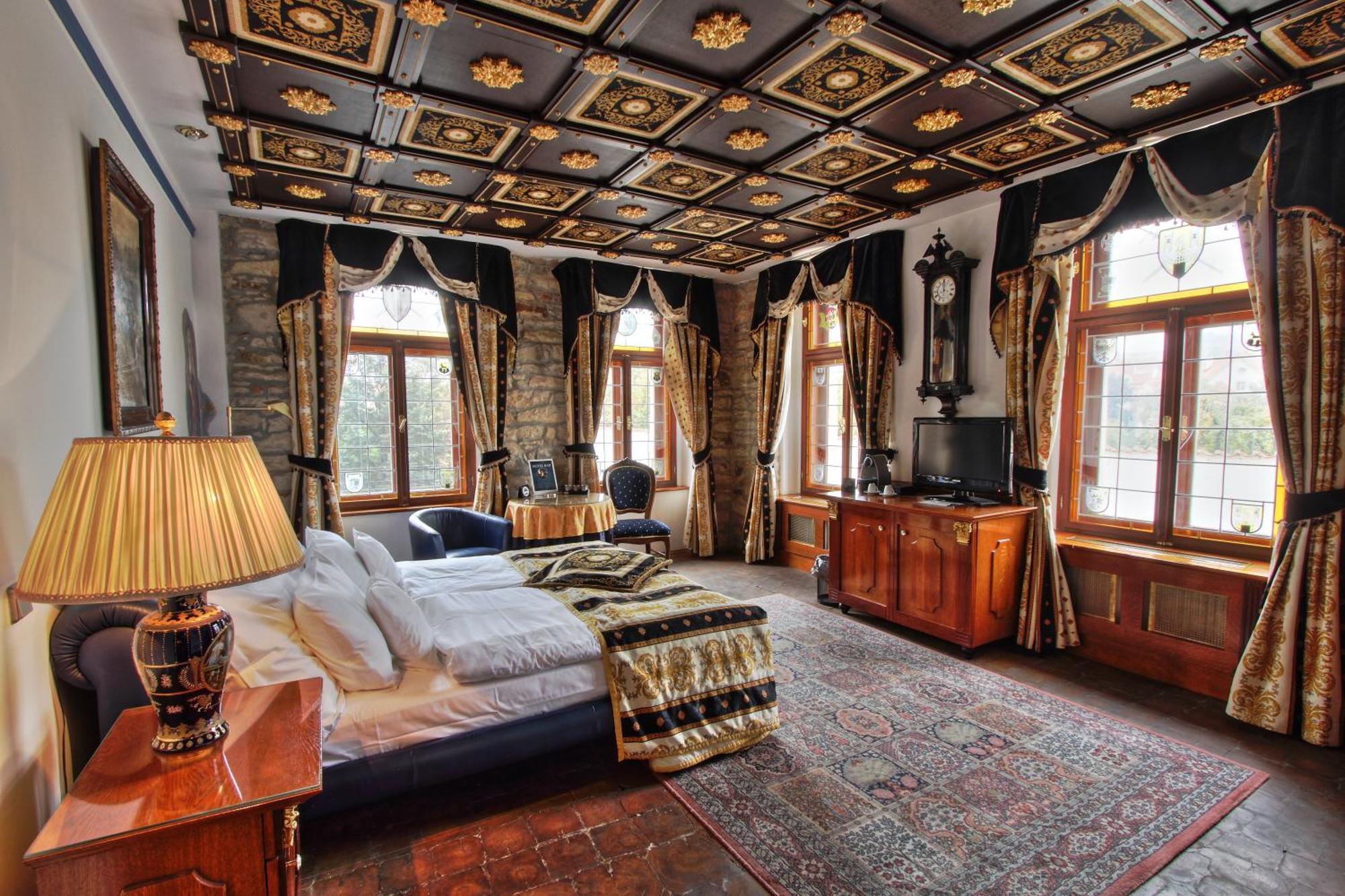 Deluxe double room Prague castle view