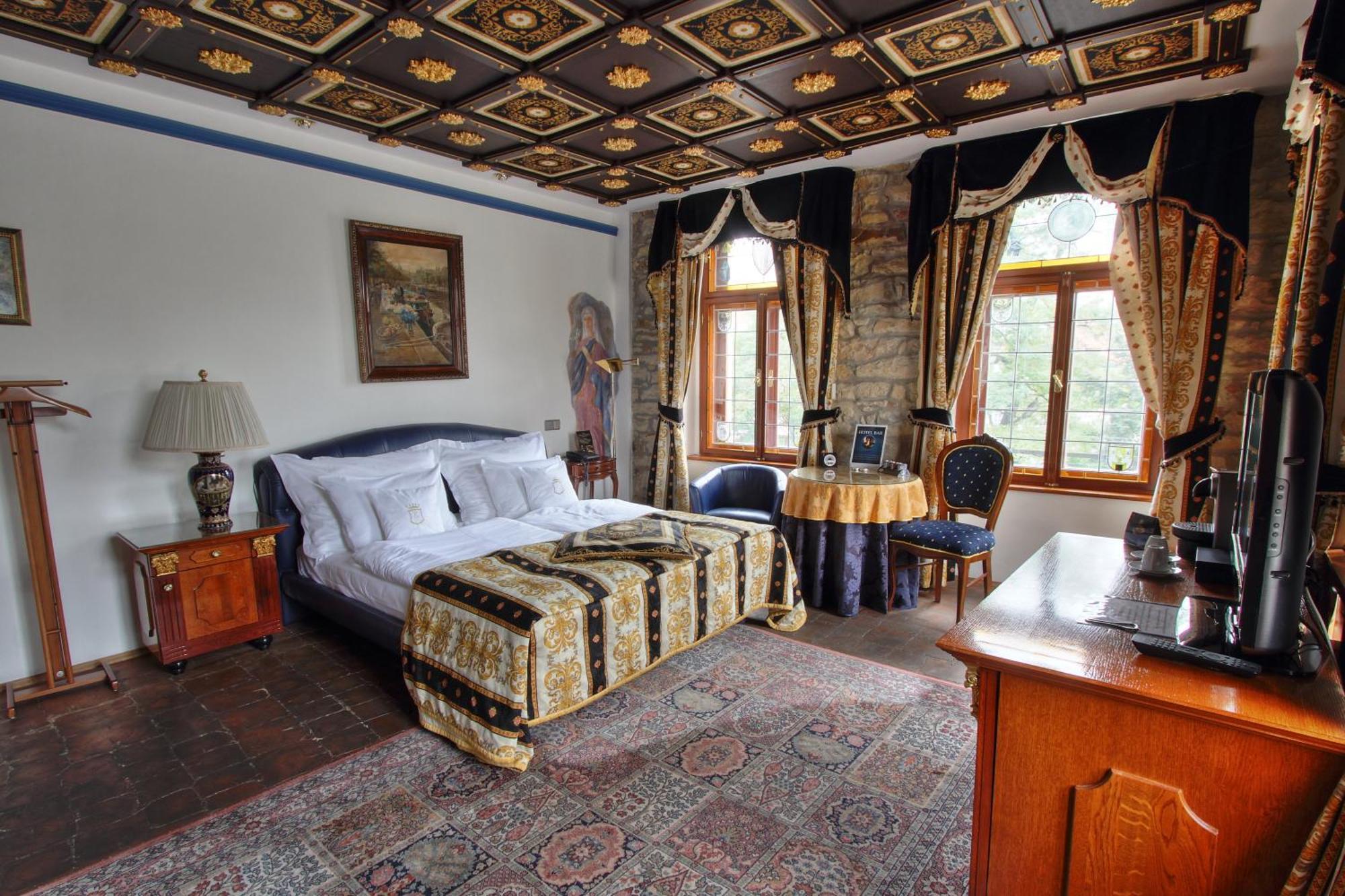 Deluxe double room Prague castle view