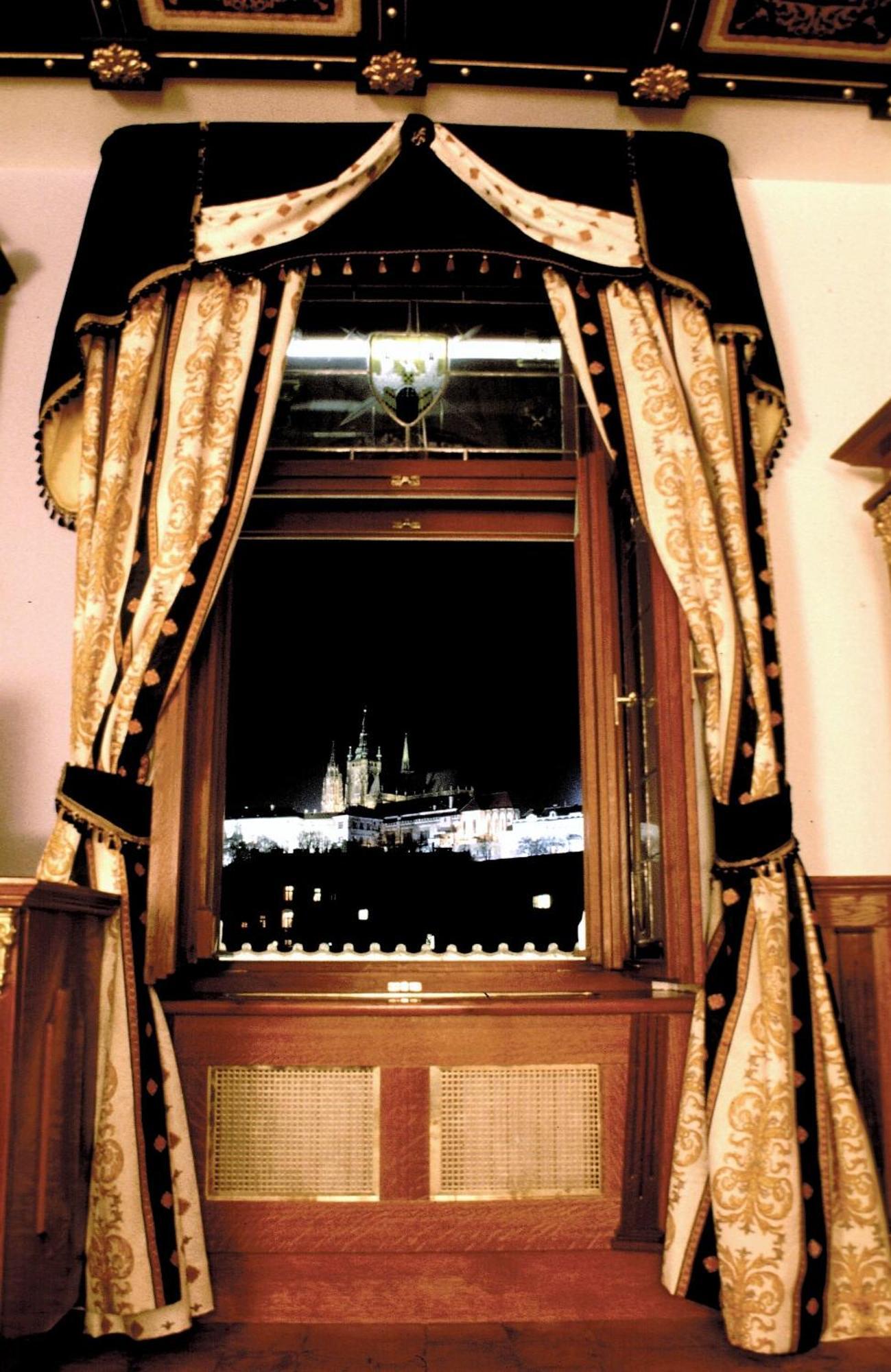Deluxe double room Prague castle view