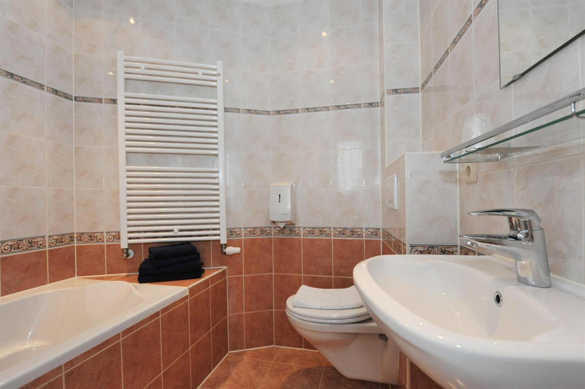 Double Room Bath