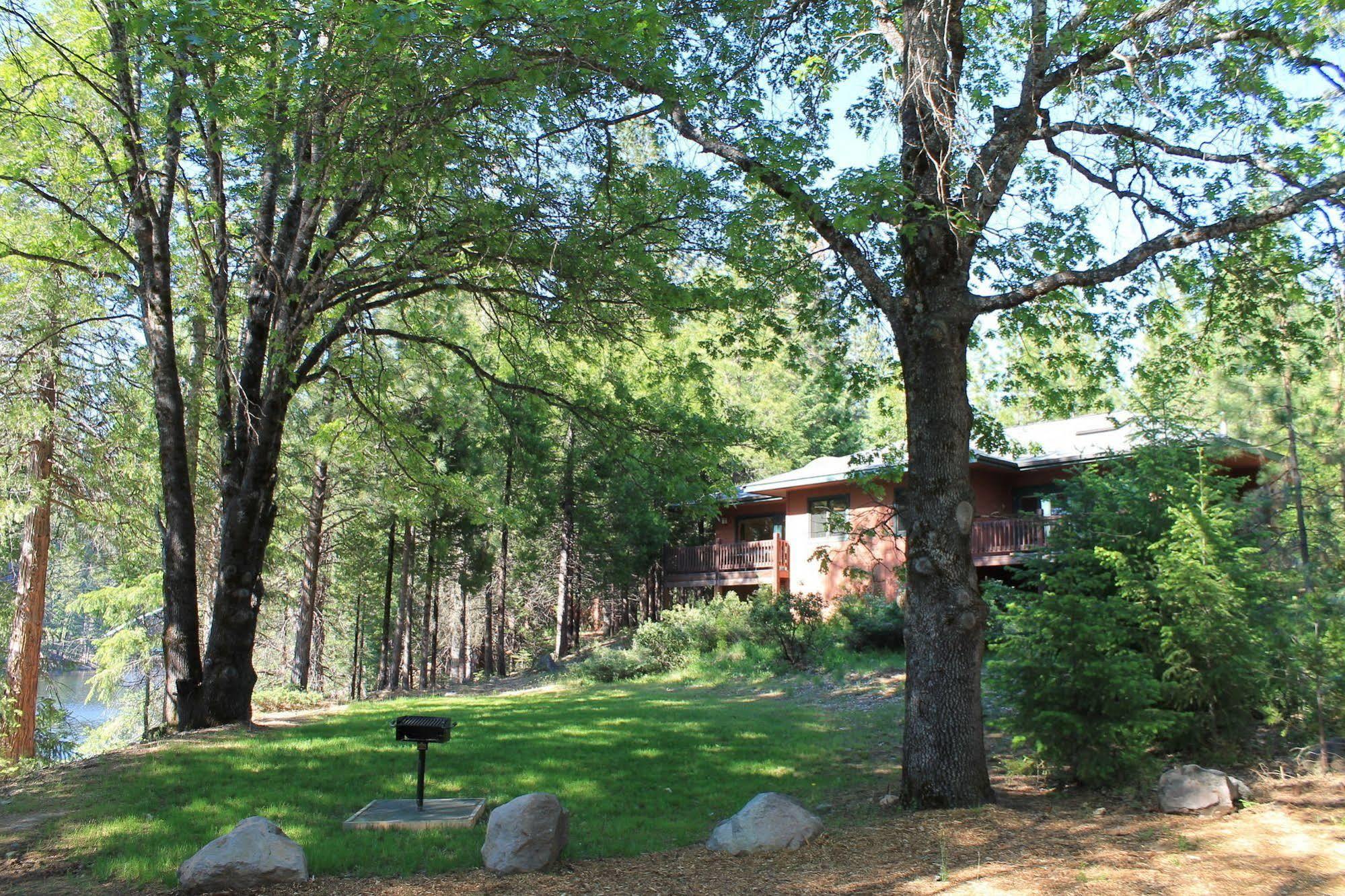 Premium Two-Bedroom Chalet Lake View
