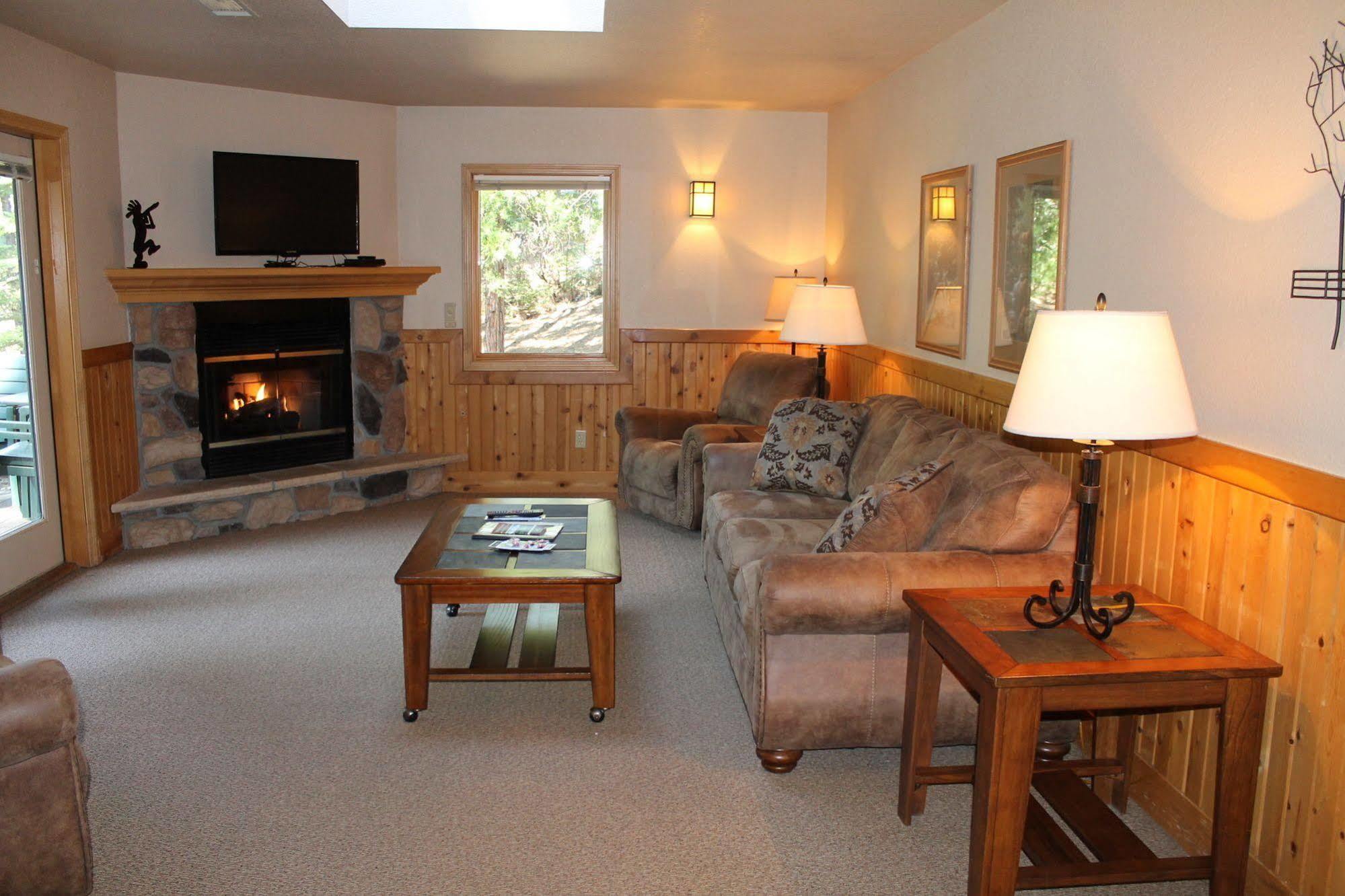 Premium Two-Bedroom Chalet Lake View