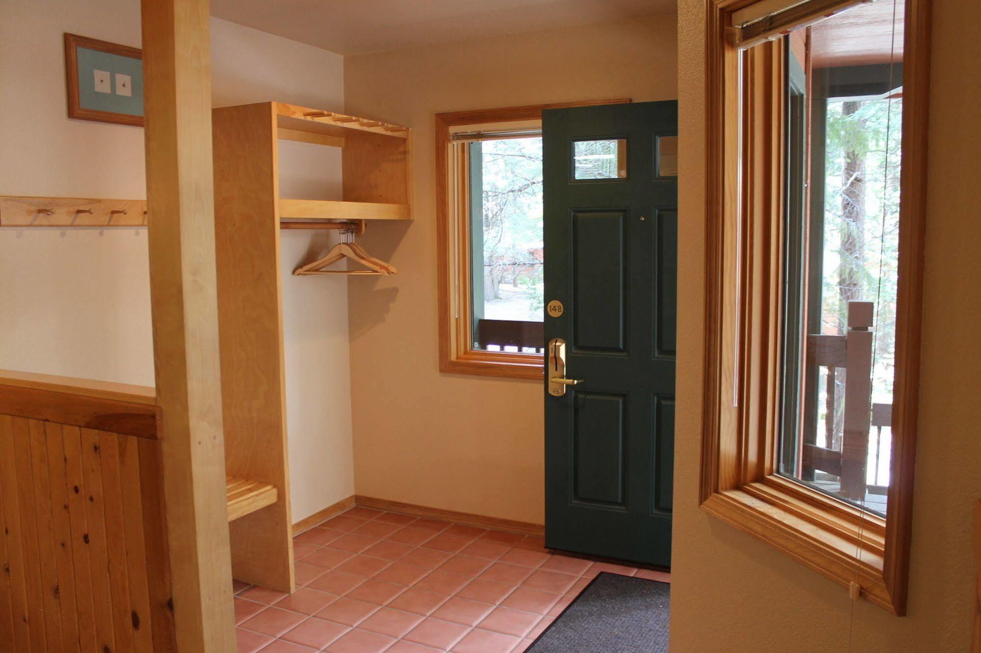 Premium One-Bedroom Chalet Lake View