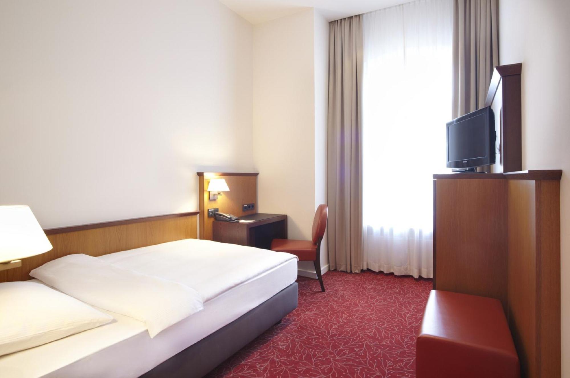 Sailor Single Room