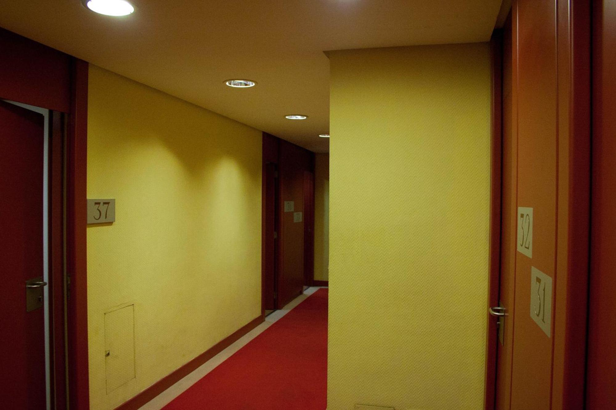 Quarto com 2 Camas de Solteiro
