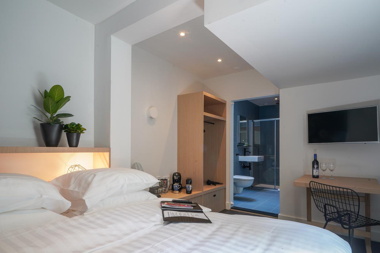 Double Room Private Bathroom