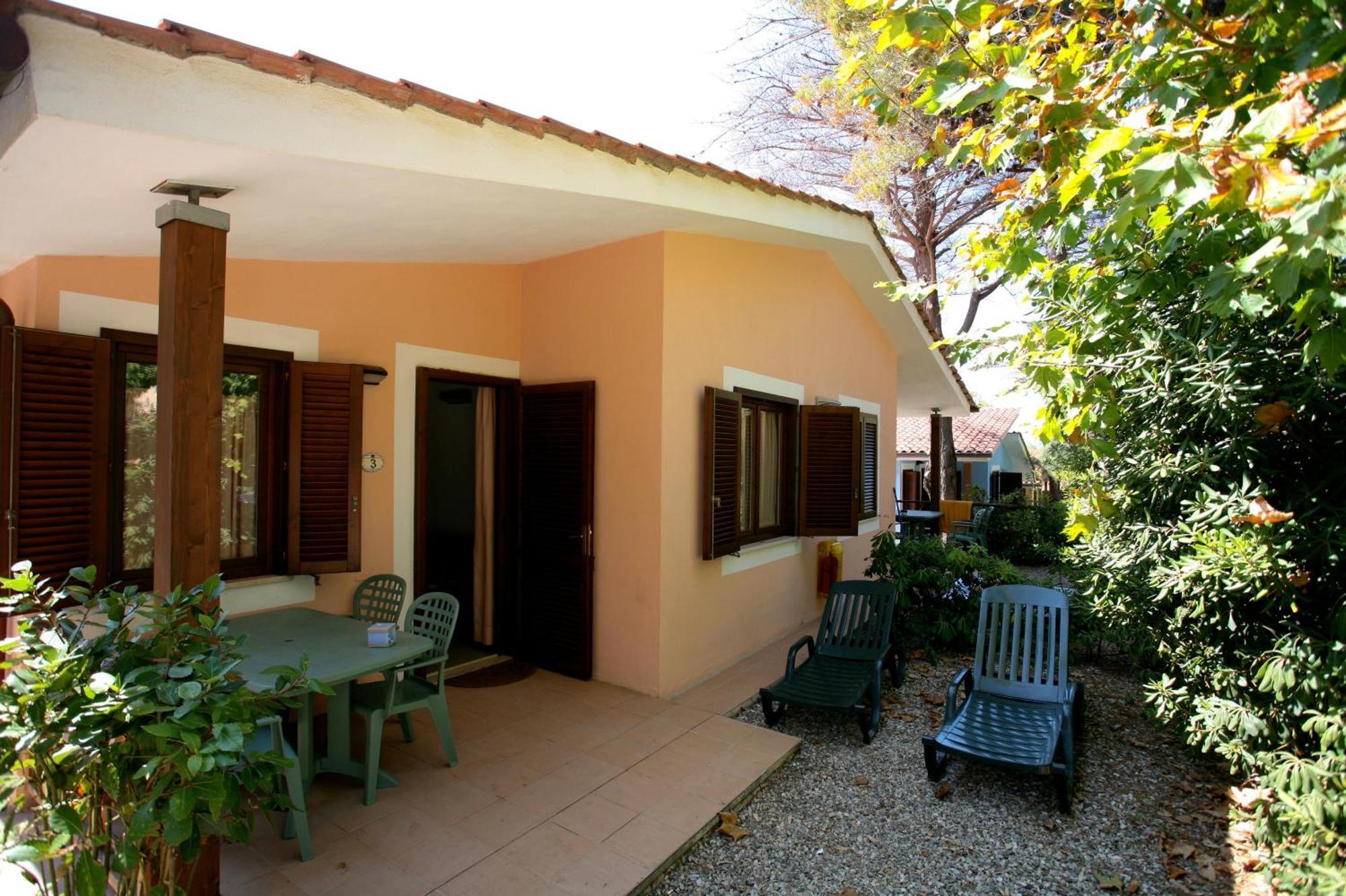 Bungalow Patio