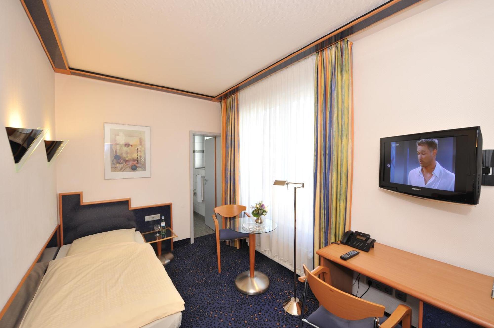 Quiet Single Room