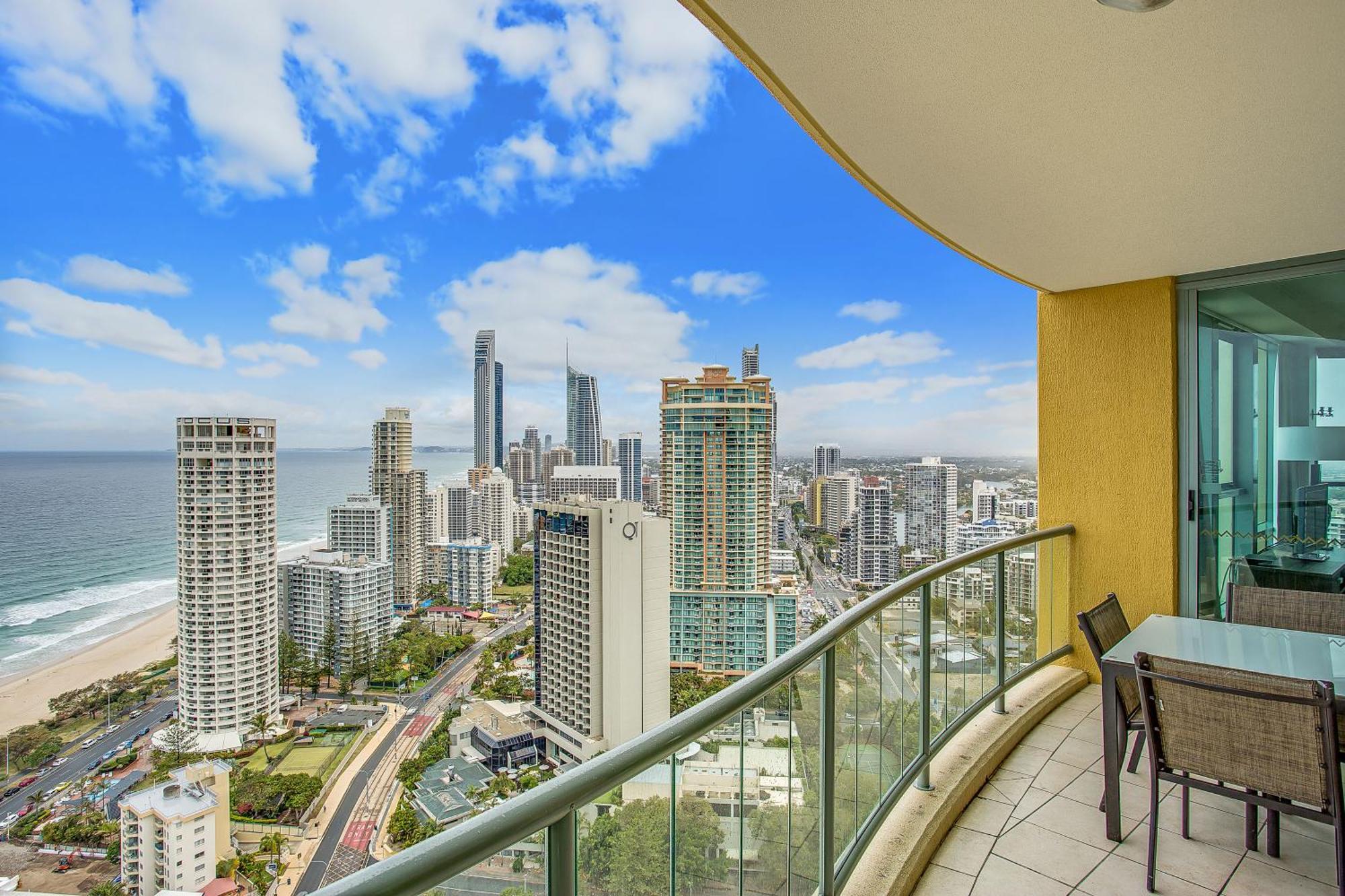 Three-Bedroom Apartment Ocean View