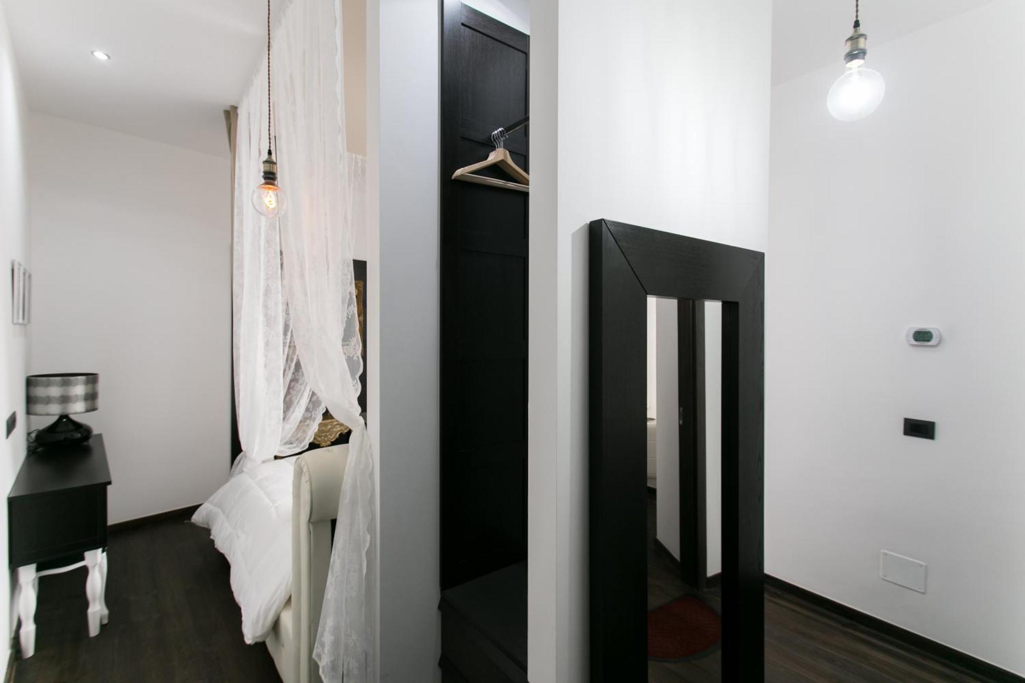 Gold Apartment