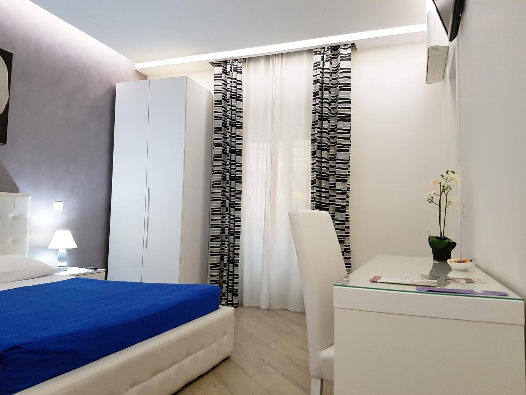 Comfort Triple Room Shower