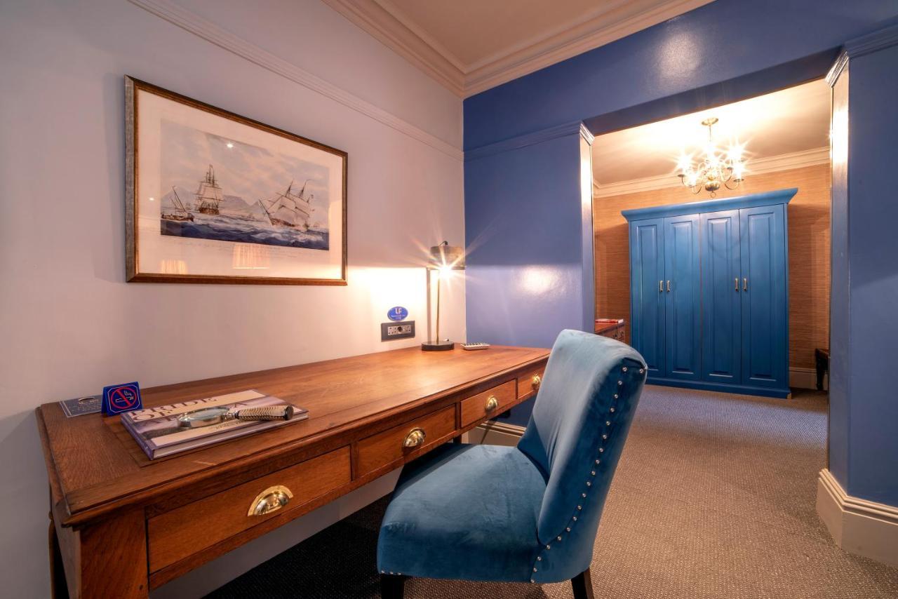 Luxury Suite
