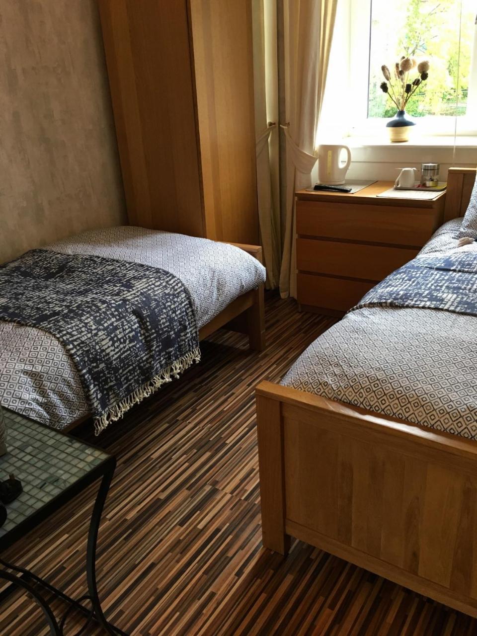 Room 4 Twin Room