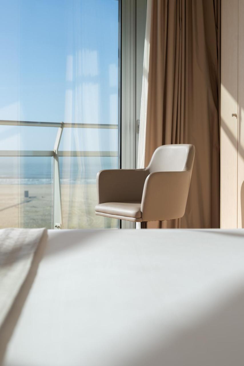 Deluxe Suite Front Sea View