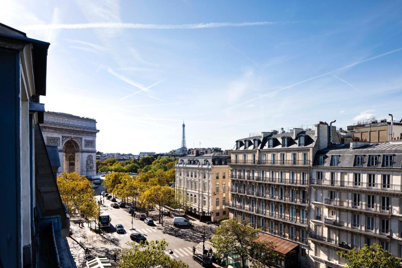 Double Room Arc de Triomphe view