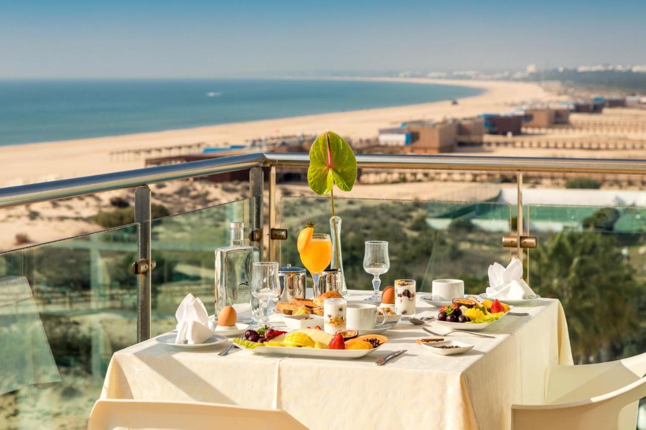 One-Bedroom Apartment Sea View