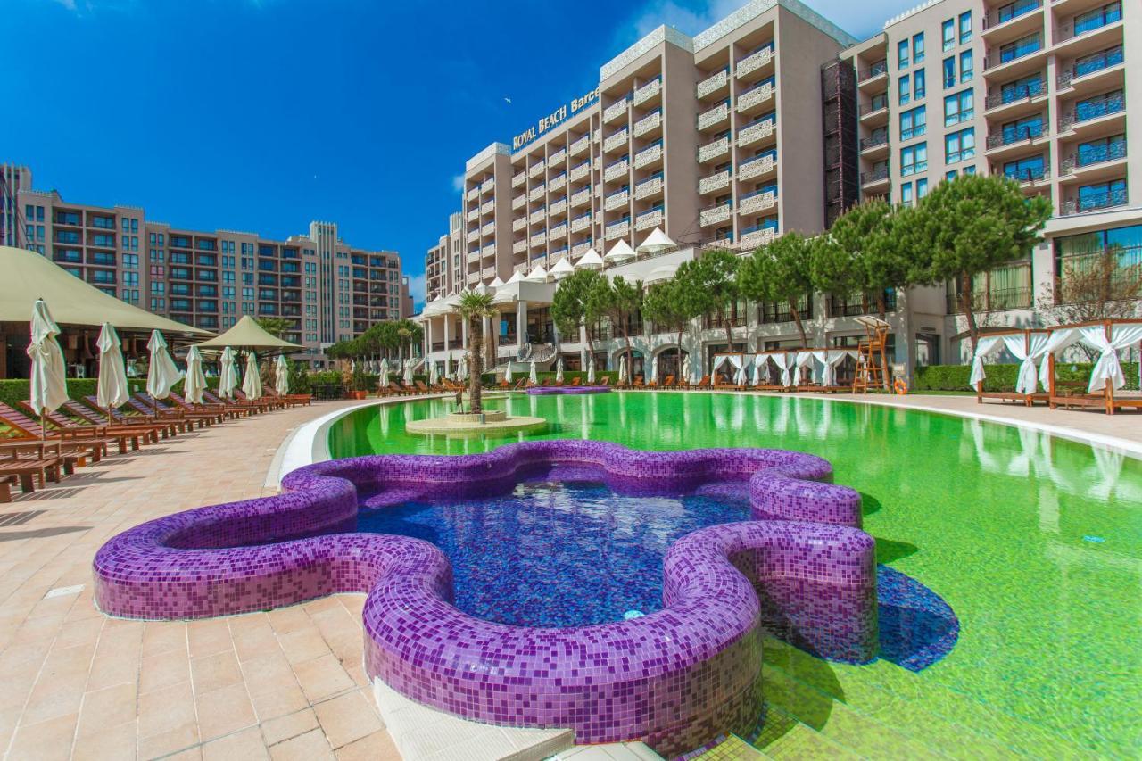 Deluxe Double Room Pool View