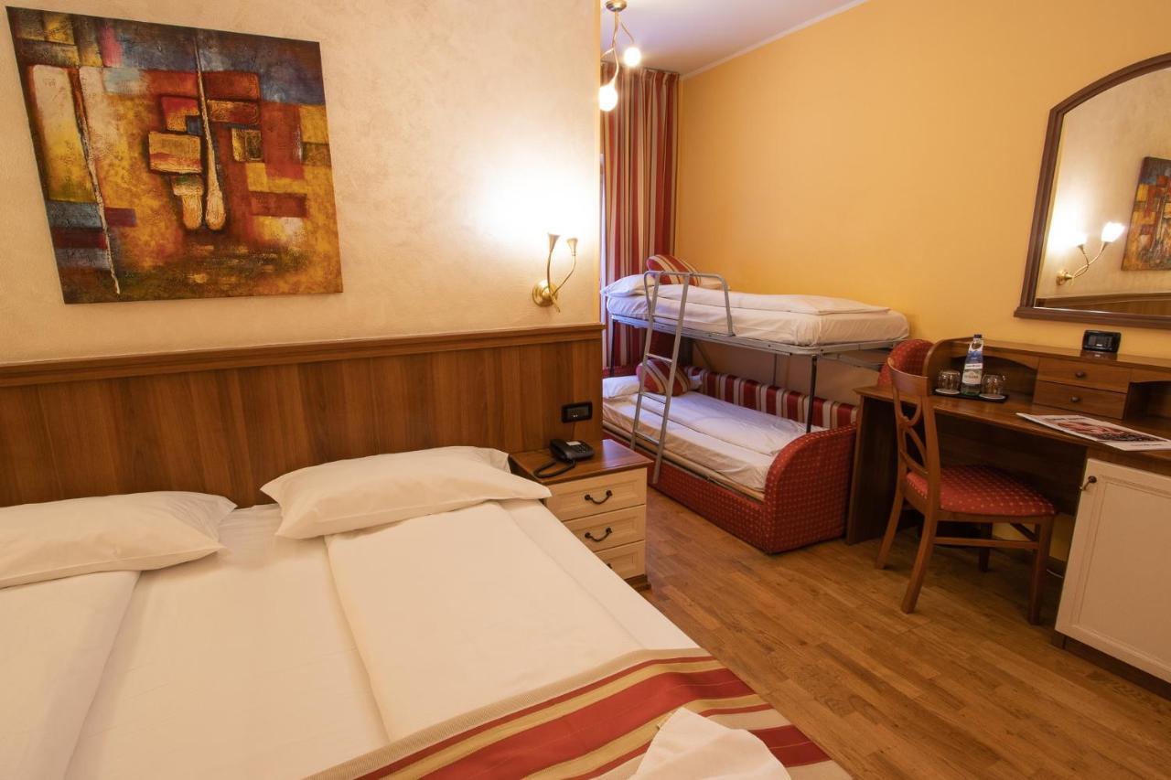 Quadruple Room,676280355:JPEG