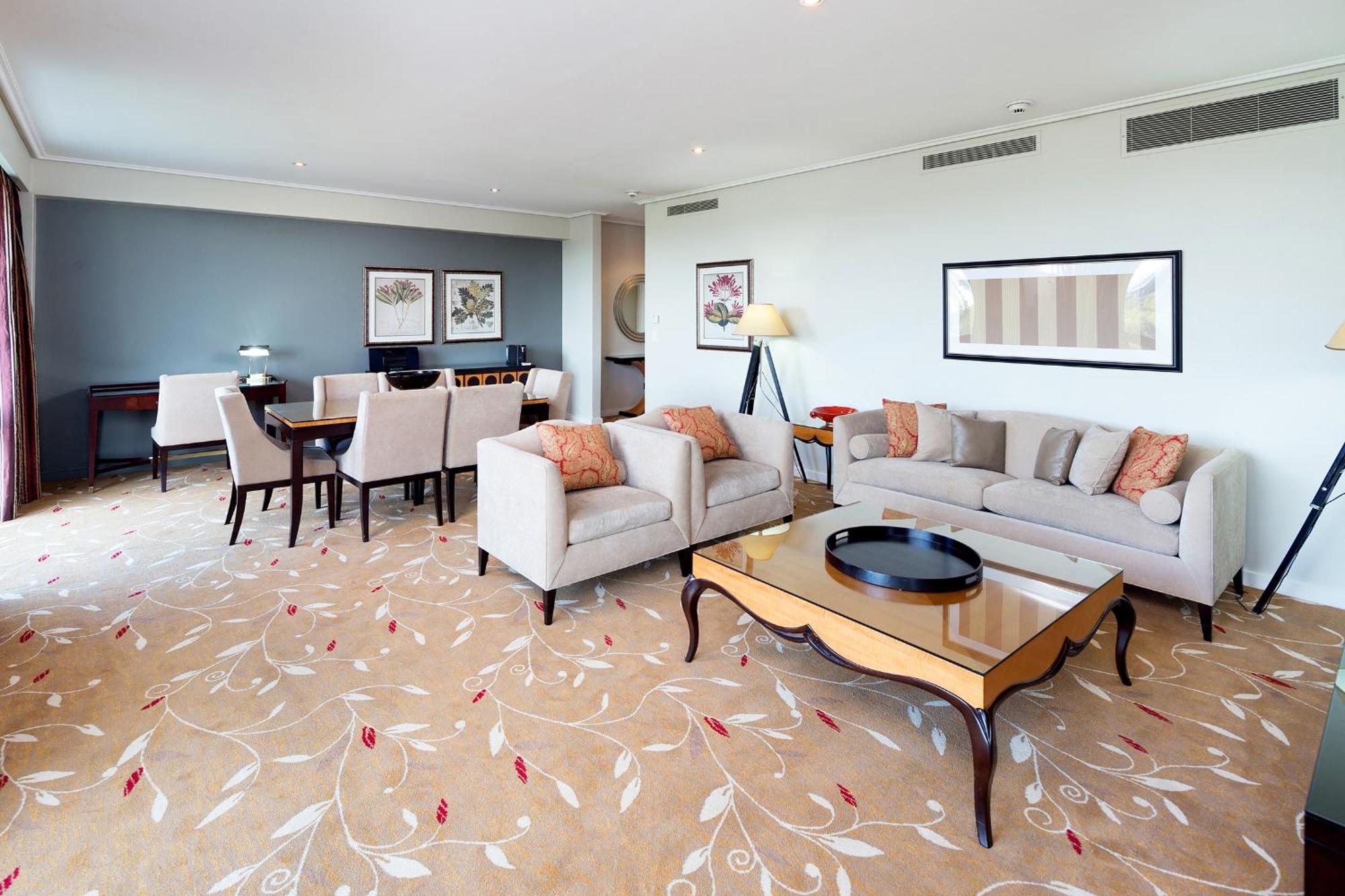 Executive Spa Suite - Bottle of French Champagne and complimentary self parking,679368975:JPEG