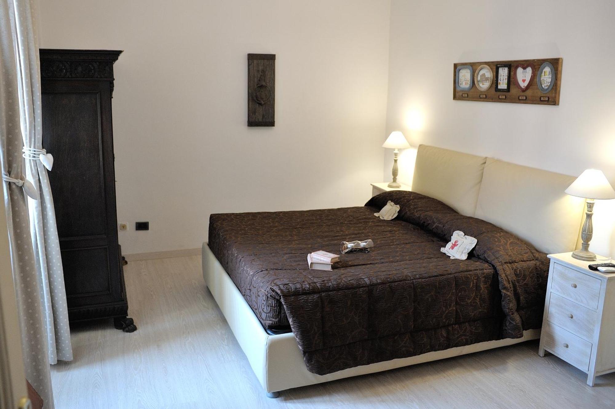 Three-Bedroom Deluxe Apartment
