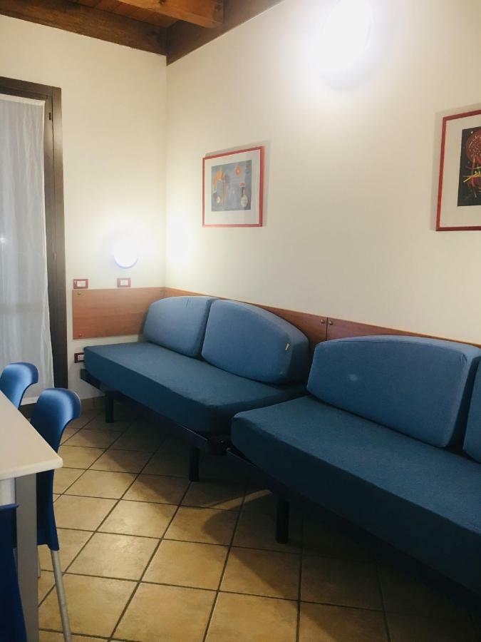 Two-Bedroom Suite (6 Adults) - Split Level - Pets Allowed