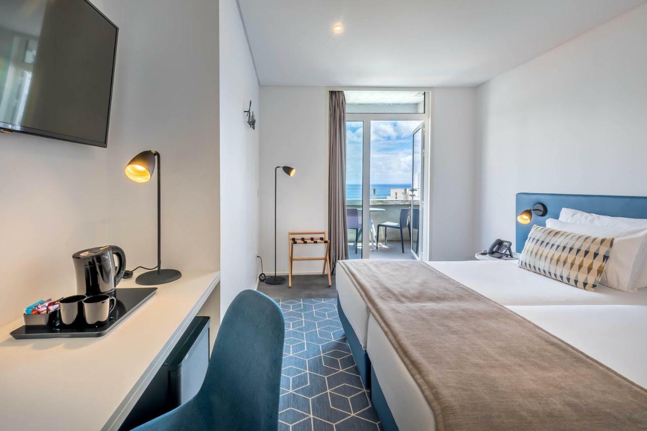 Double or Twin Room Sea View