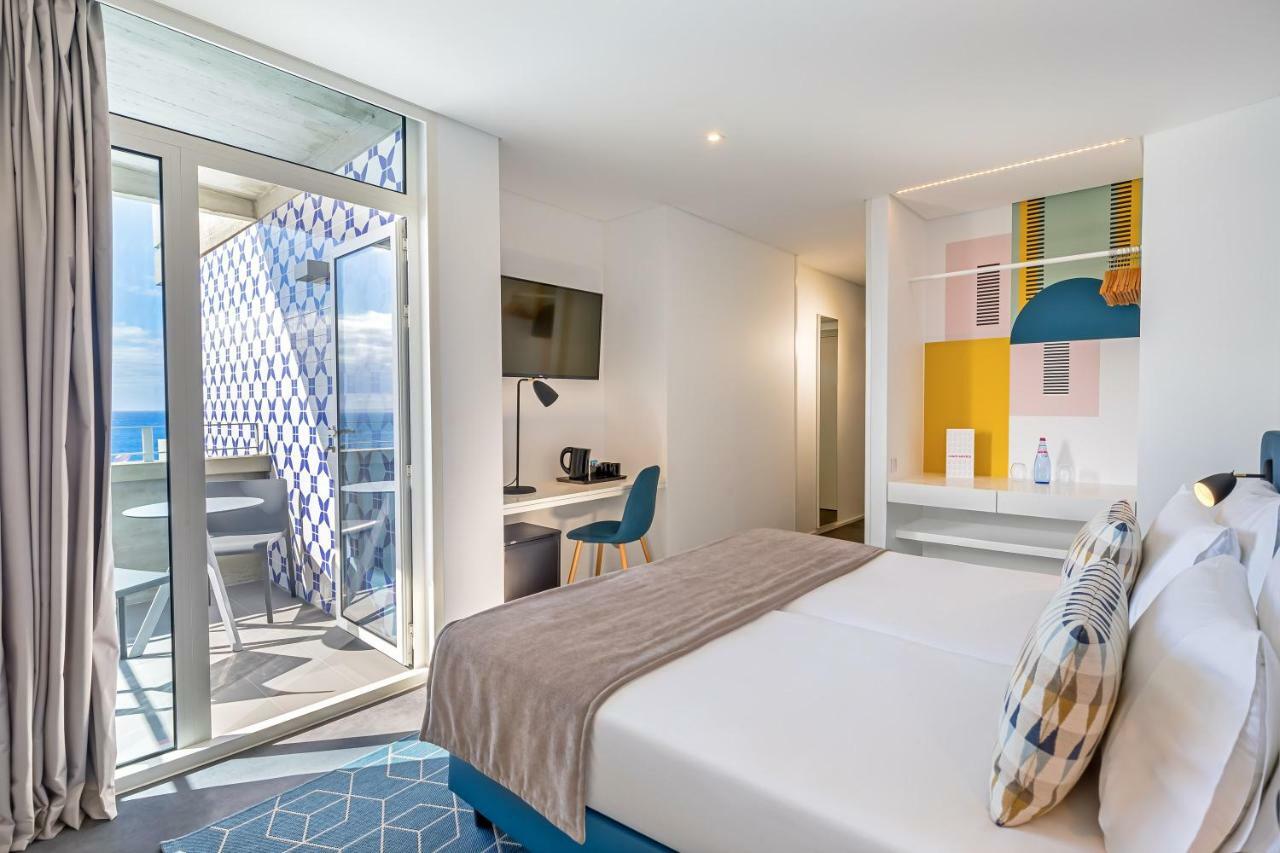 Double or Twin Room Sea View