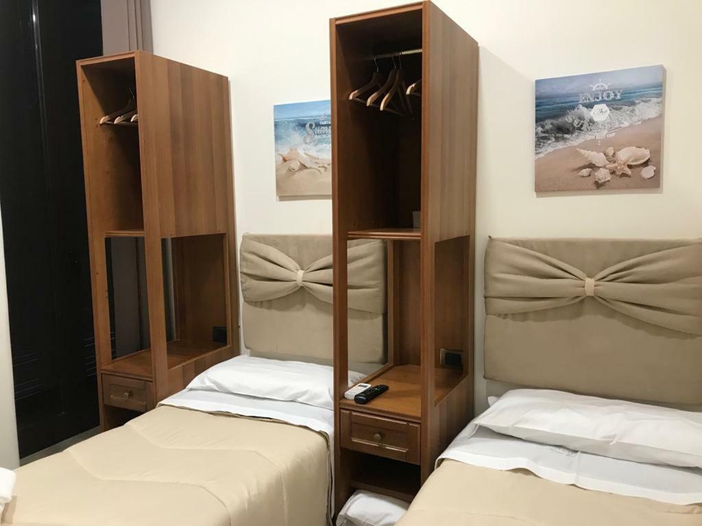 Twin Room Shower