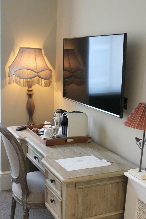 Deluxe Double Room Shower