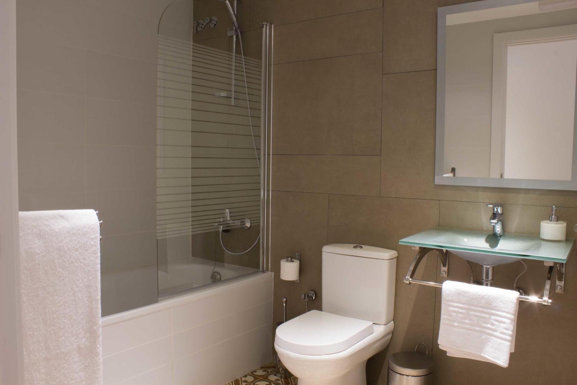 Triple Room Private Bathroom