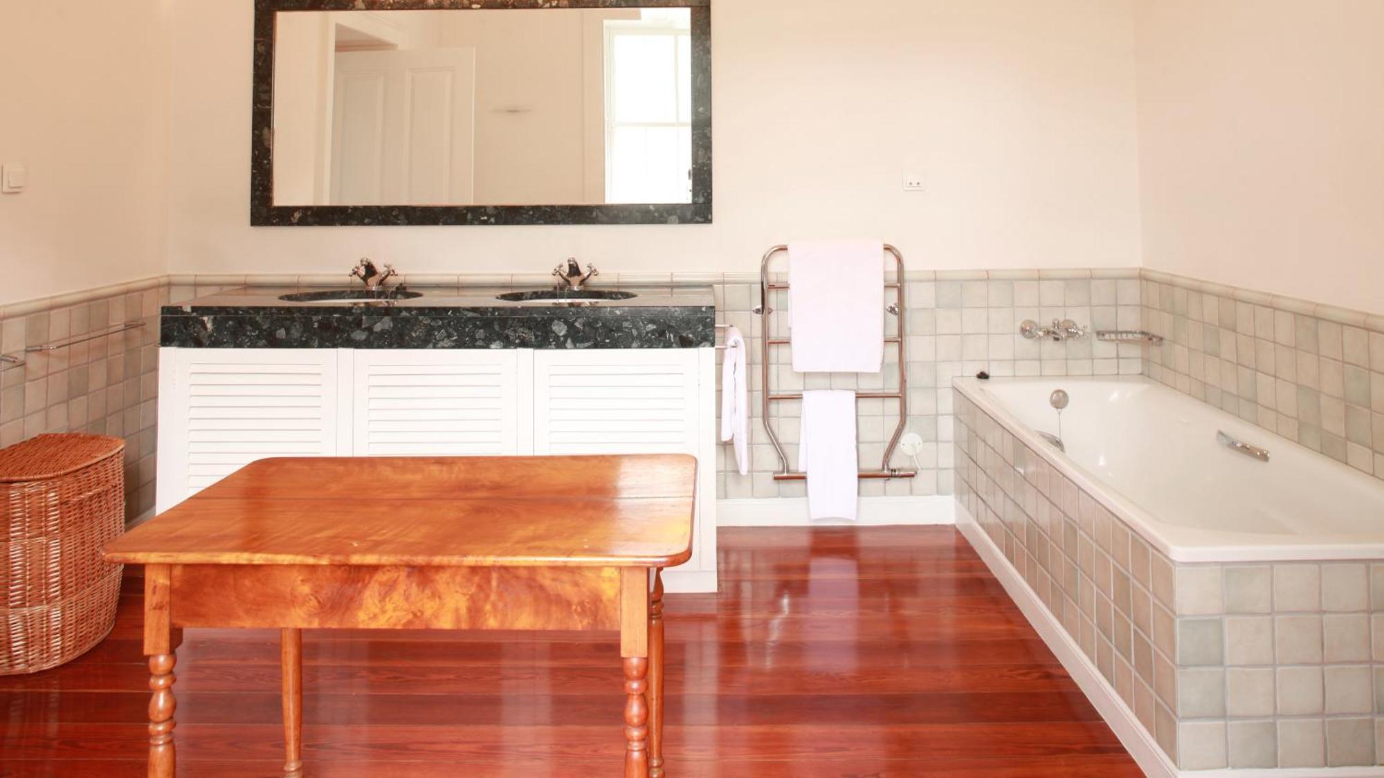 Family Room Private Bathroom