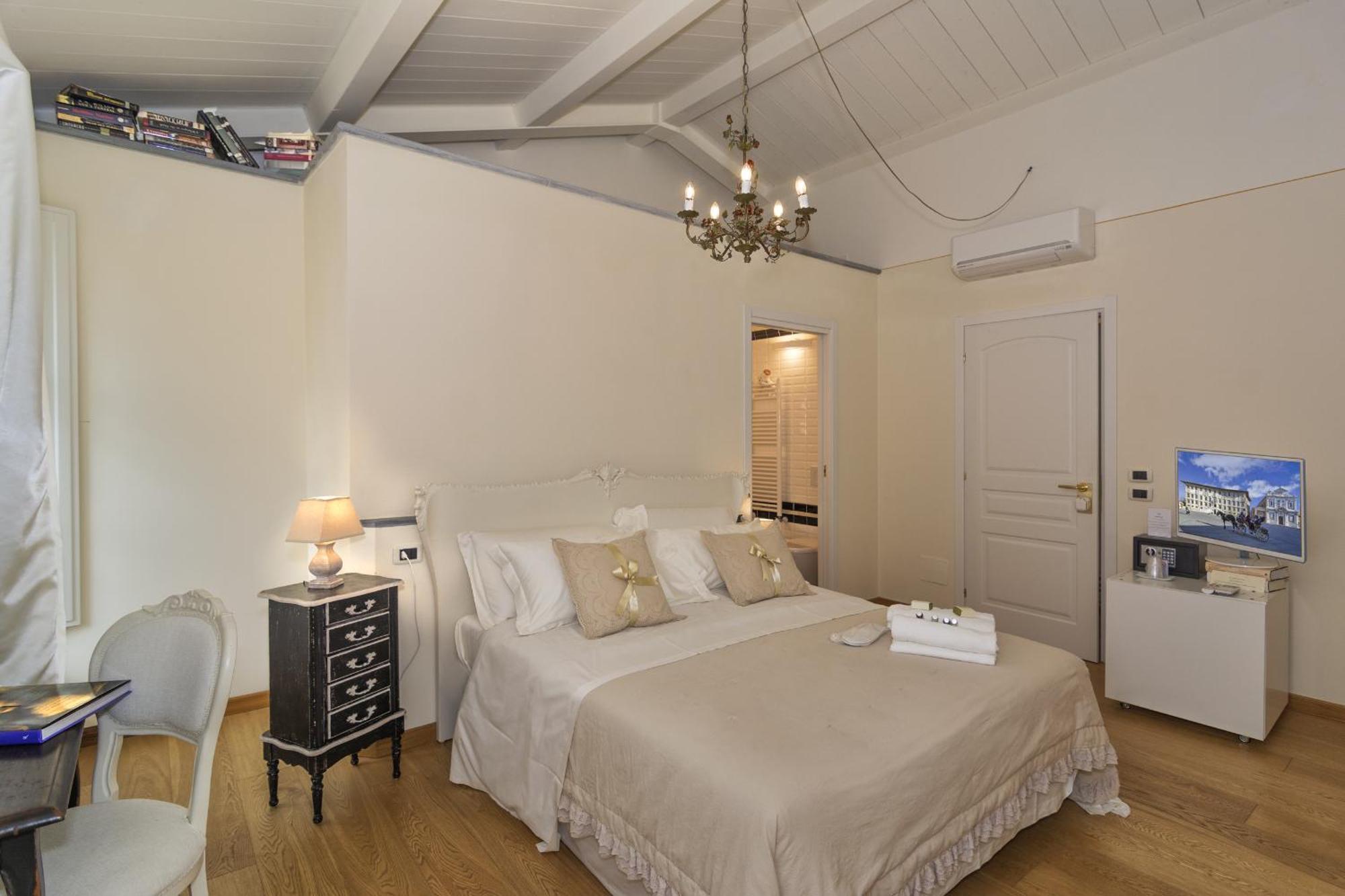Quadruple Room Private Bathroom