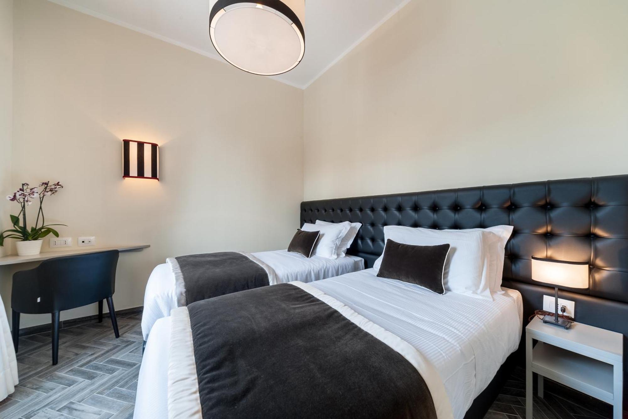 Deluxe Double or Twin Room City View