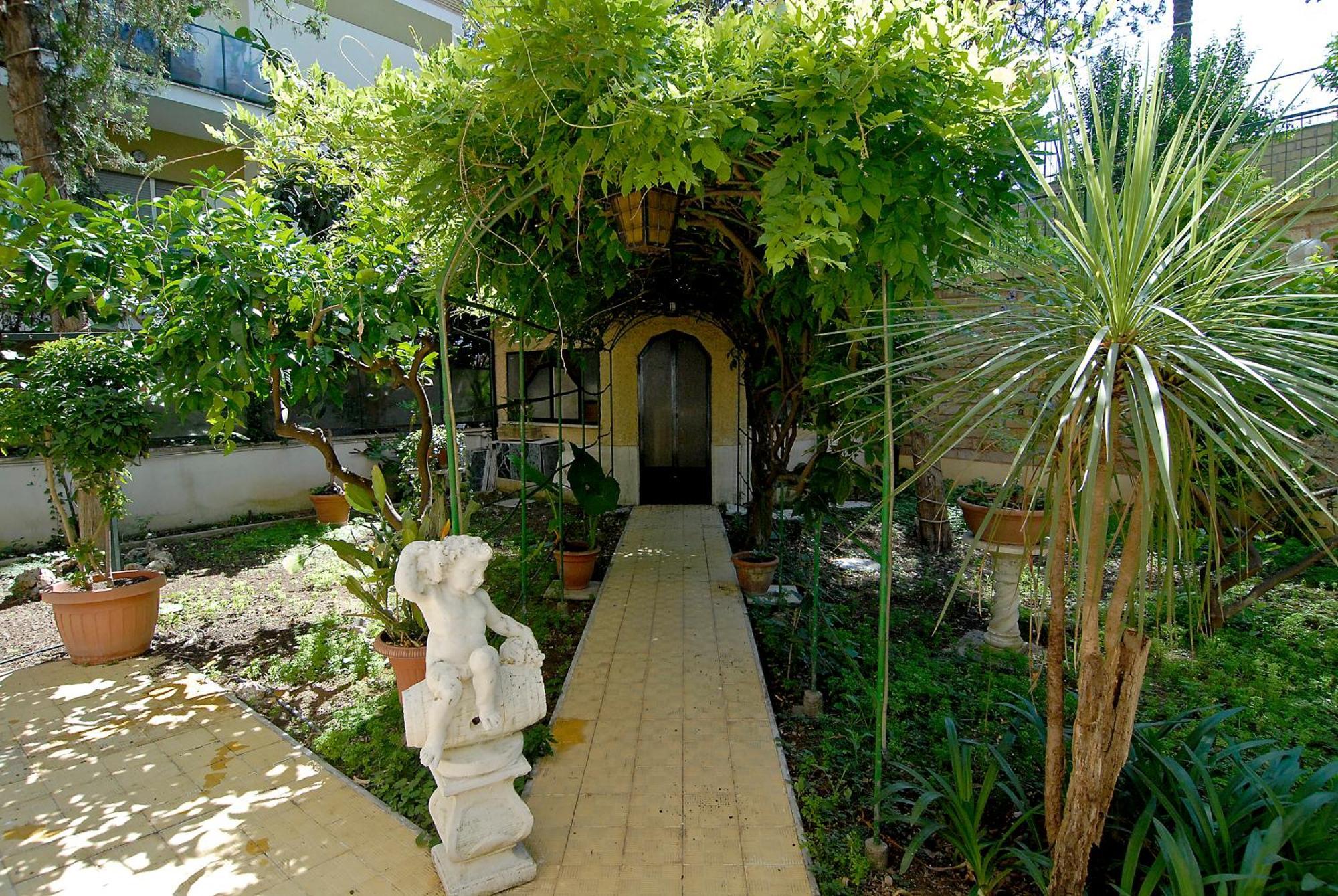 Double Room Garden View