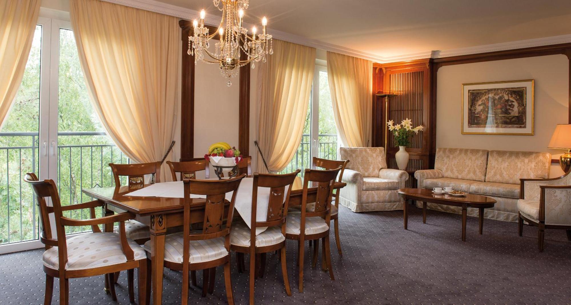 Park Suite,1588040970:JPEG