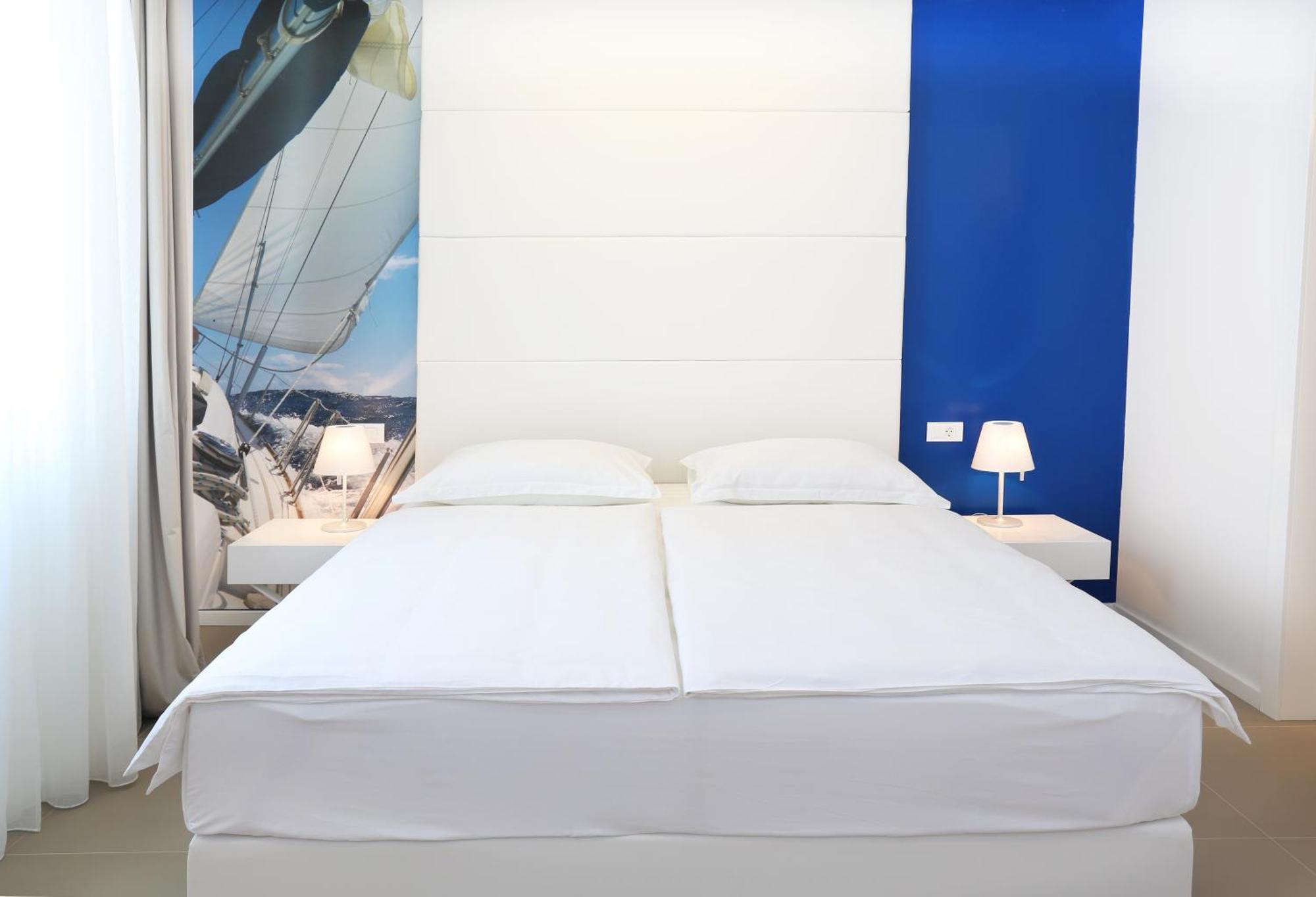 Deluxe Double Room City View