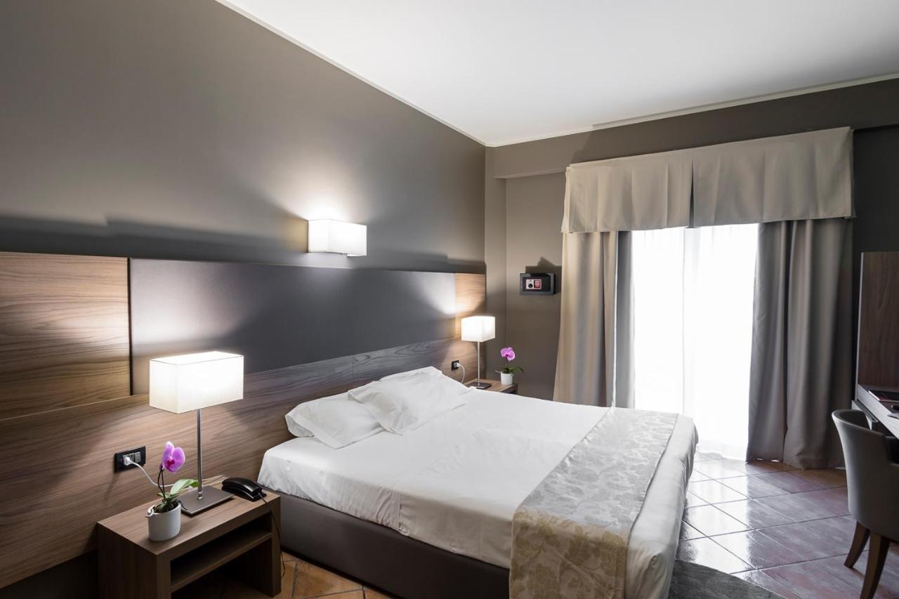 Single Room,520343679:JPEG