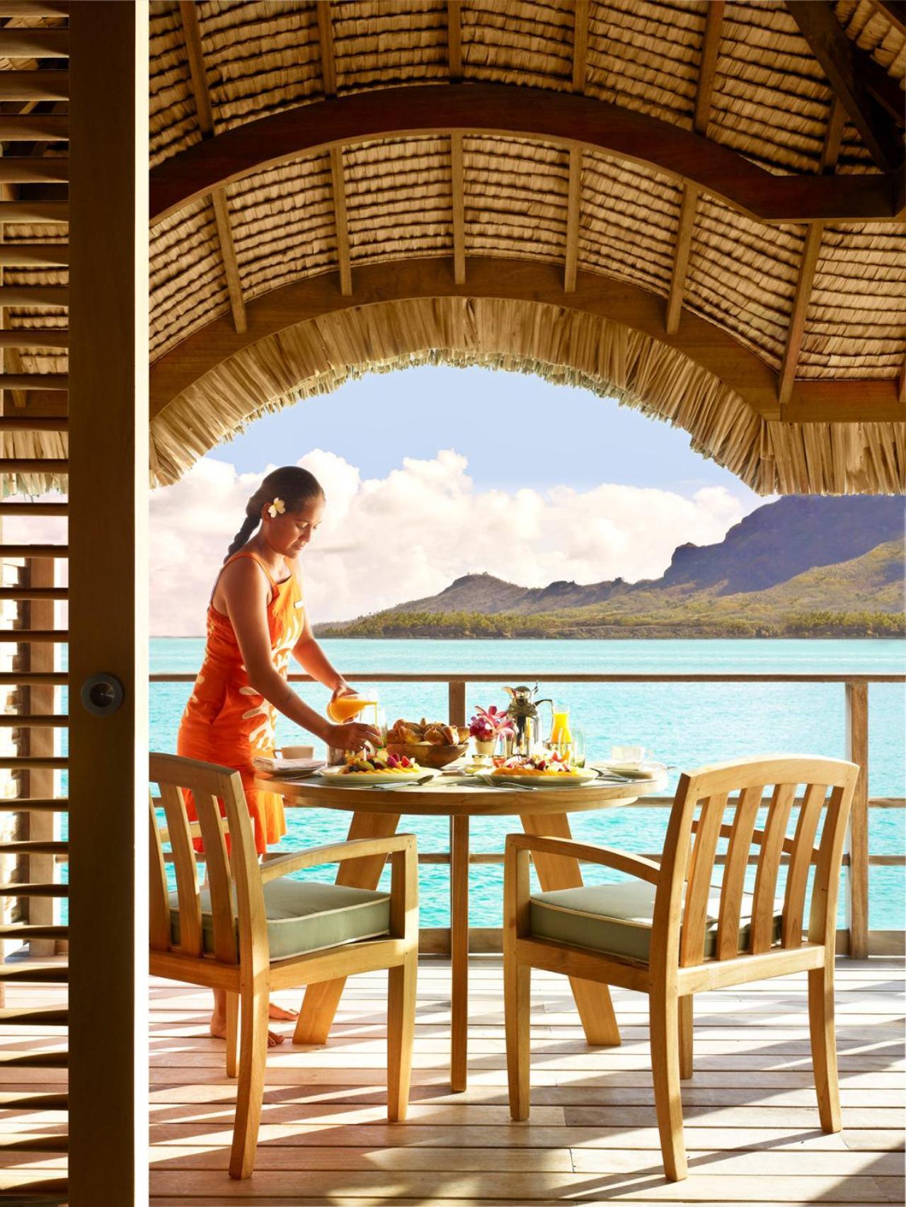 One Bedroom Lagoon-View Overwater Bungalow Suites Plunge Pool