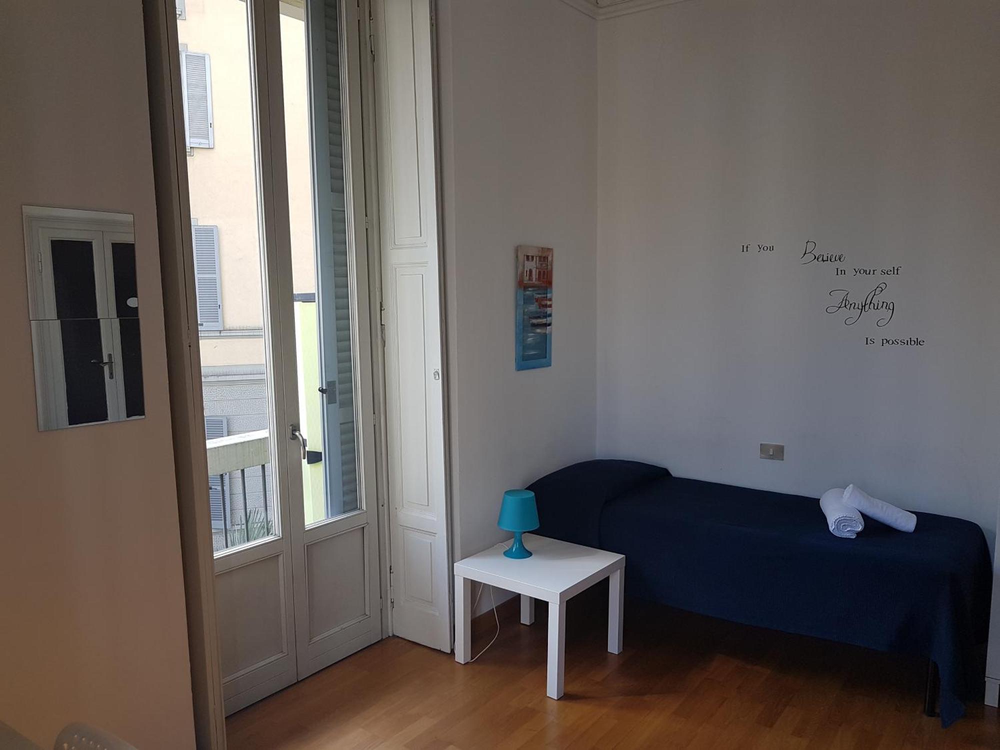 Single Room with Shared Bathroom,526817076:JPEG